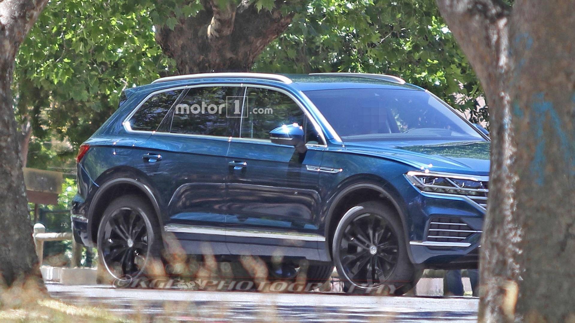 2019 Volkswagen Touareg casus görseller